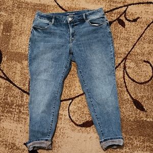 Maurices like new mid rise blue jeans